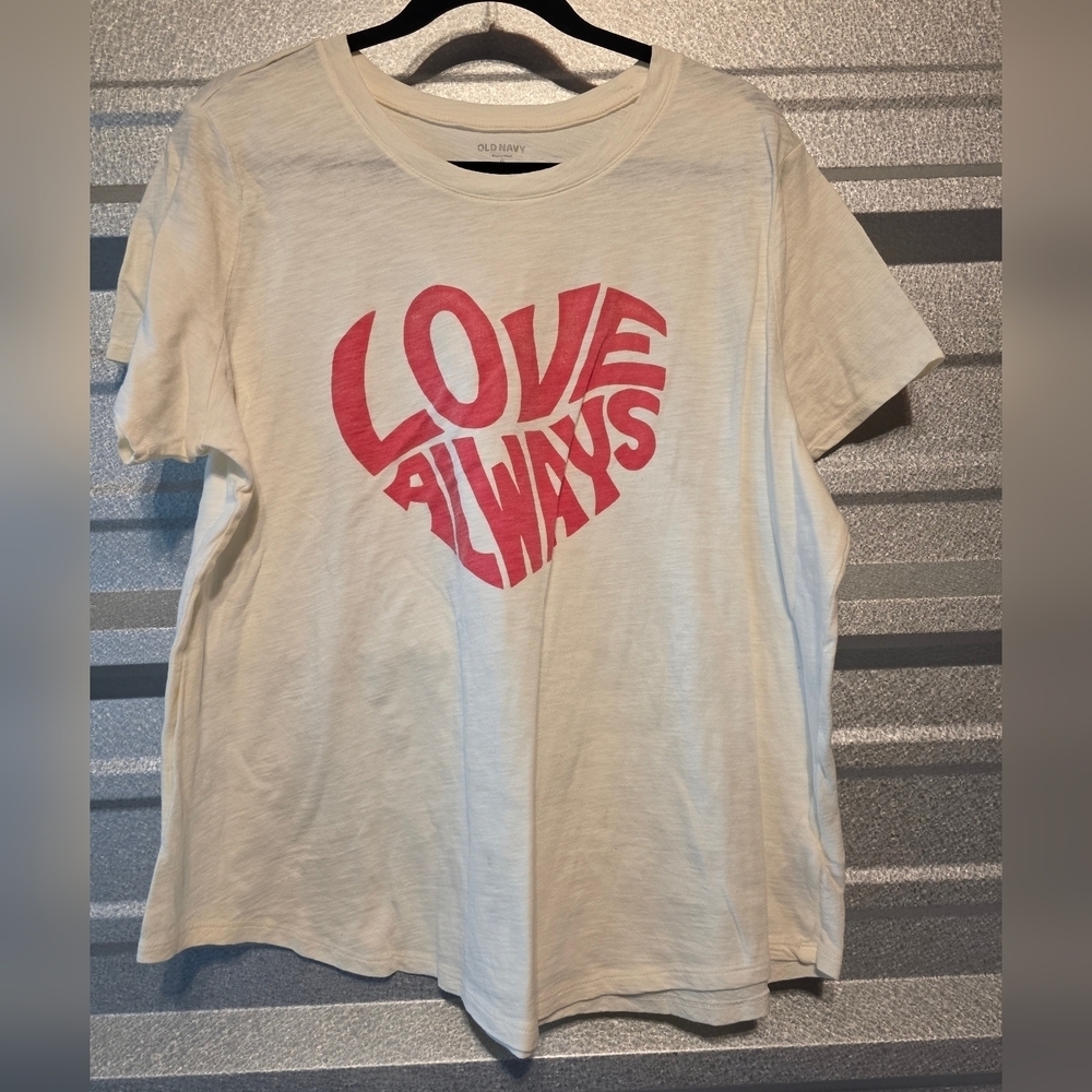Old Navy Cream Tee with Red Graphic